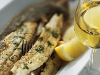 Abbinare pesce e vino divertendosi con gusto