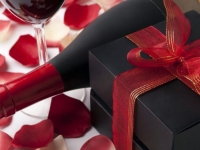 Regali di Natale: una bottiglia di vino è sempre super