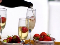 Cocktail di primavera: fragole e Albana spumante